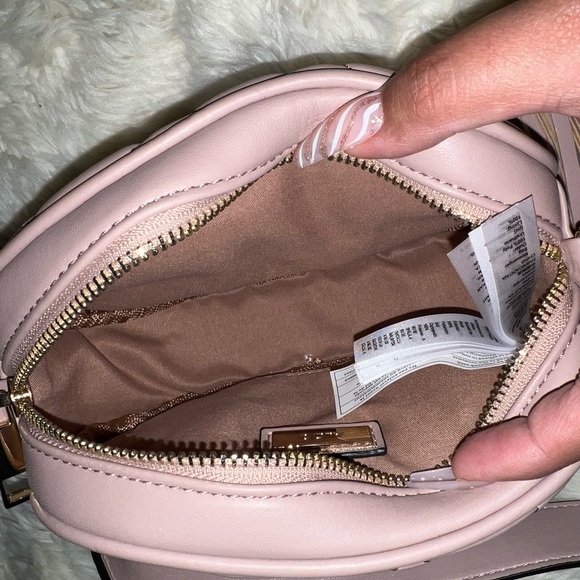 ALDO💗 - Picture 3 of 4